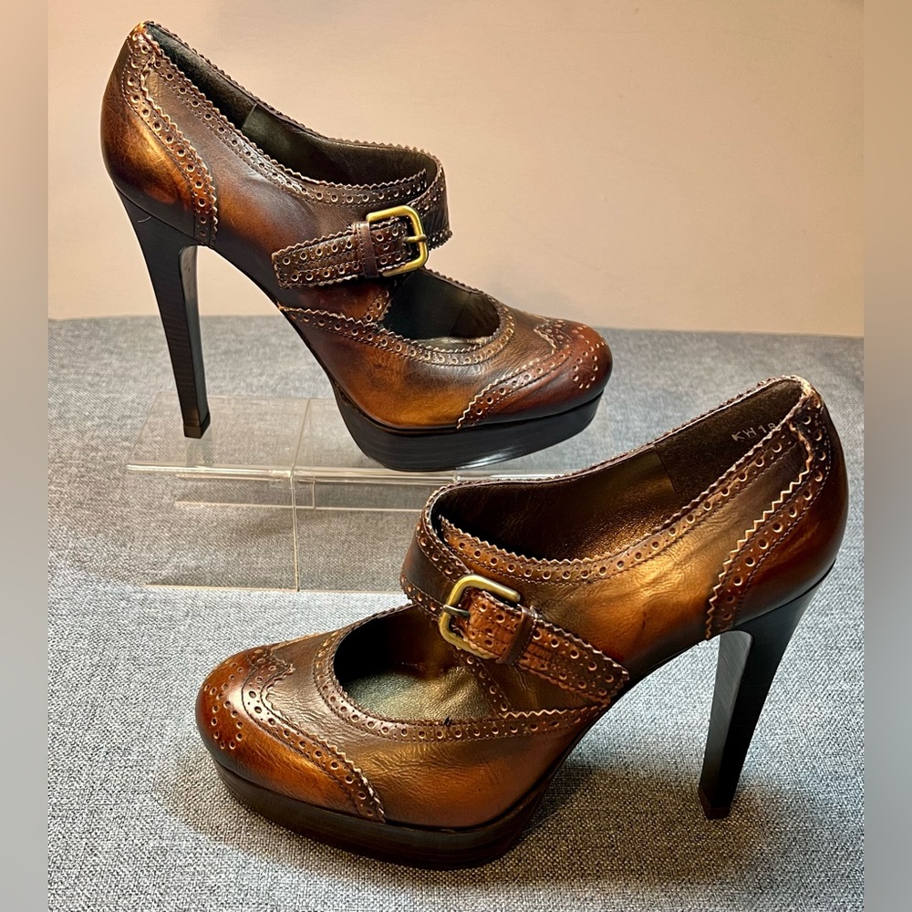 Stuart Weitzman strappy heels, sz 8